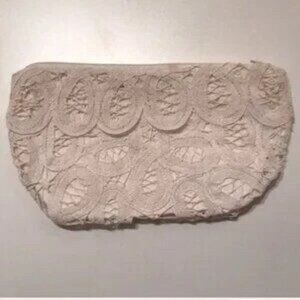 🌸✨ Vintage Imperial Elegance White Lace Toiletry Bag | OS | Brand New ✨🌸